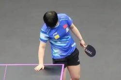 开云下载-乒乓球比赛运动员为什么要摸球台，乒乓球运动员的“摸桌”玄学：汗水背后的科学博弈与规则挑战