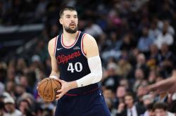 开云体育在线-多队想交易祖巴茨，快船要价较高，快船应该交易补强哪些球员？