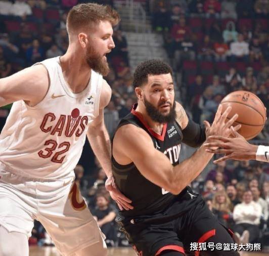 故地重游！火箭队挑战猛龙，范弗里特随队前往客场，化身“球员教练”？