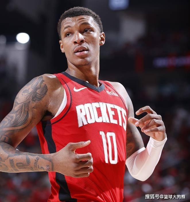 故地重游！火箭队挑战猛龙，范弗里特随队前往客场，化身“球员教练”？