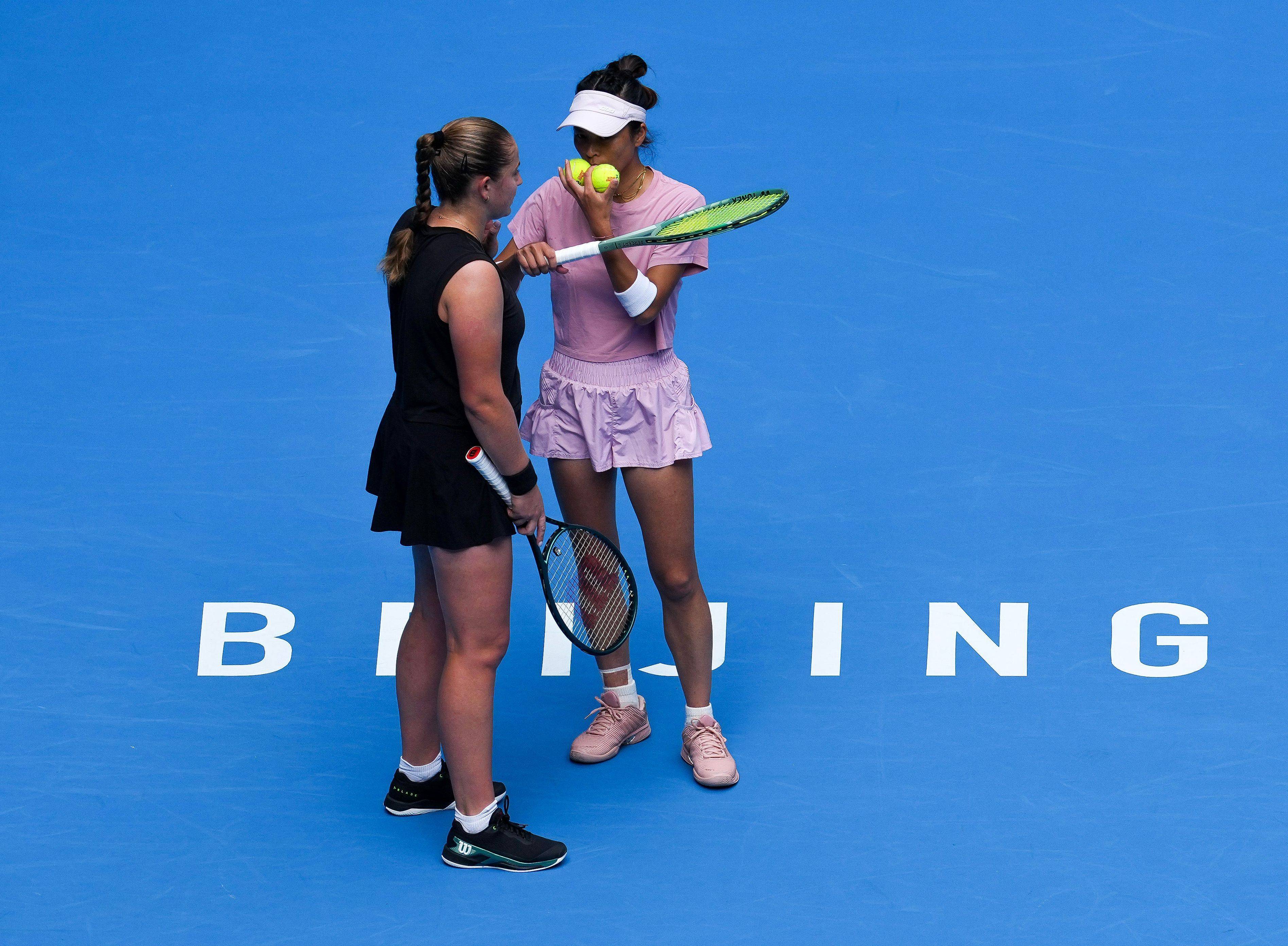 （体育）网球——中网：埃拉尼/保利尼晋级女双决赛