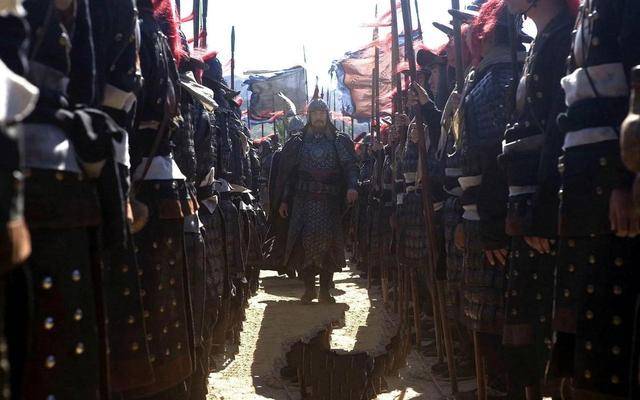 康熙擒鳌拜后未杀他,晚年亲自为其平反,背后藏着怎样的帝王心术