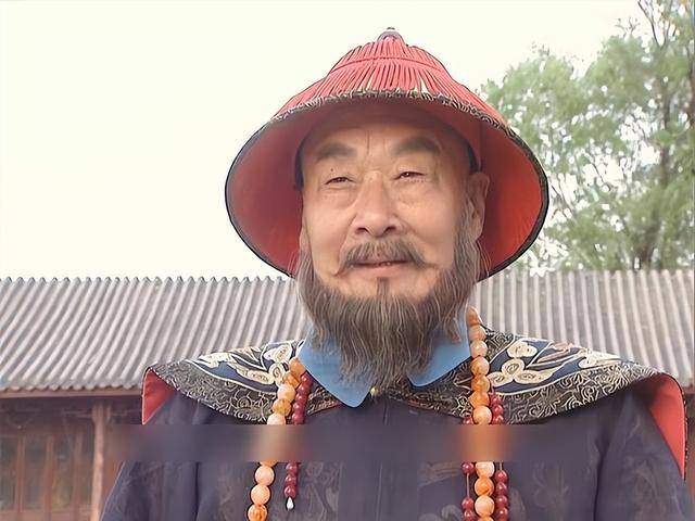 康熙擒鳌拜后未杀他,晚年亲自为其平反,背后藏着怎样的帝王心术