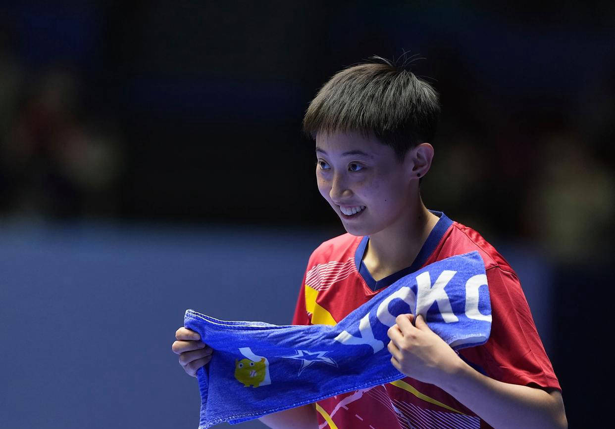 16强诞生!全运会乒乓球比赛战报:王曼昱险遭逆转,陈梦4-0速胜