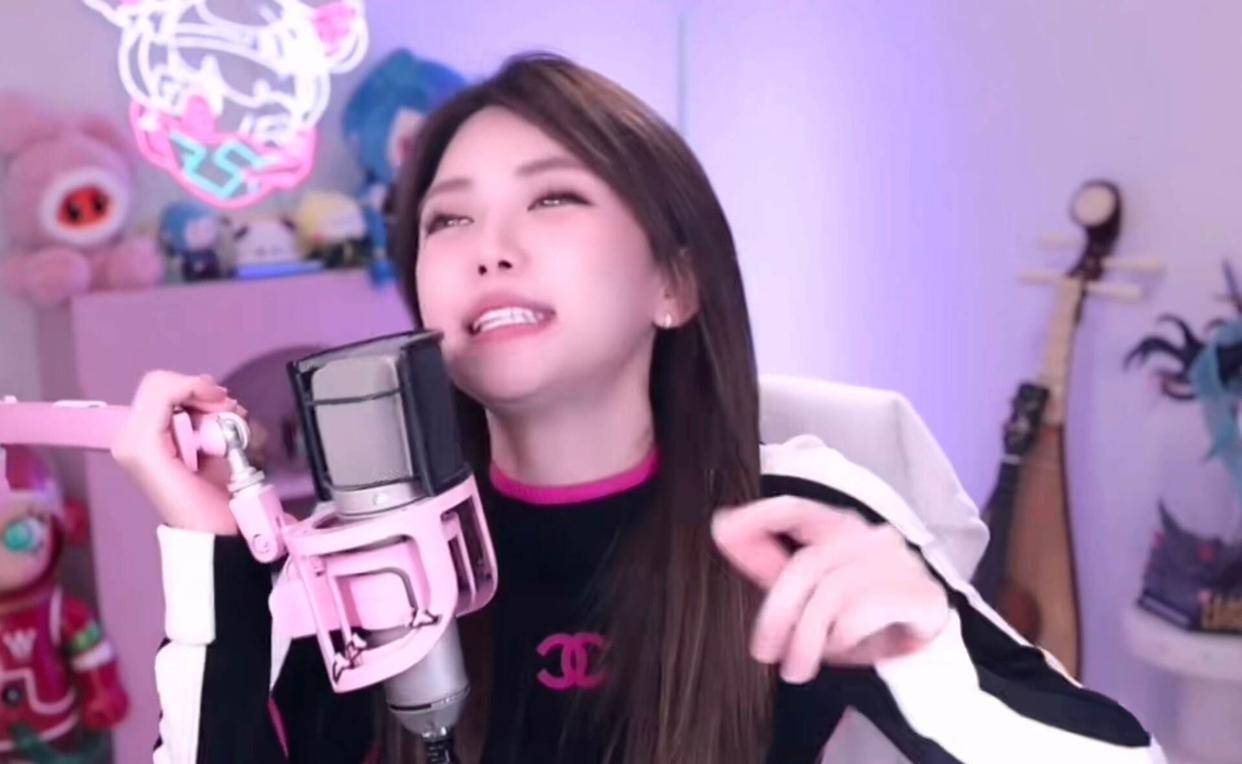 从电竞一姐到直播冠军，周淑怡凭什么靠资本力量翻盘？