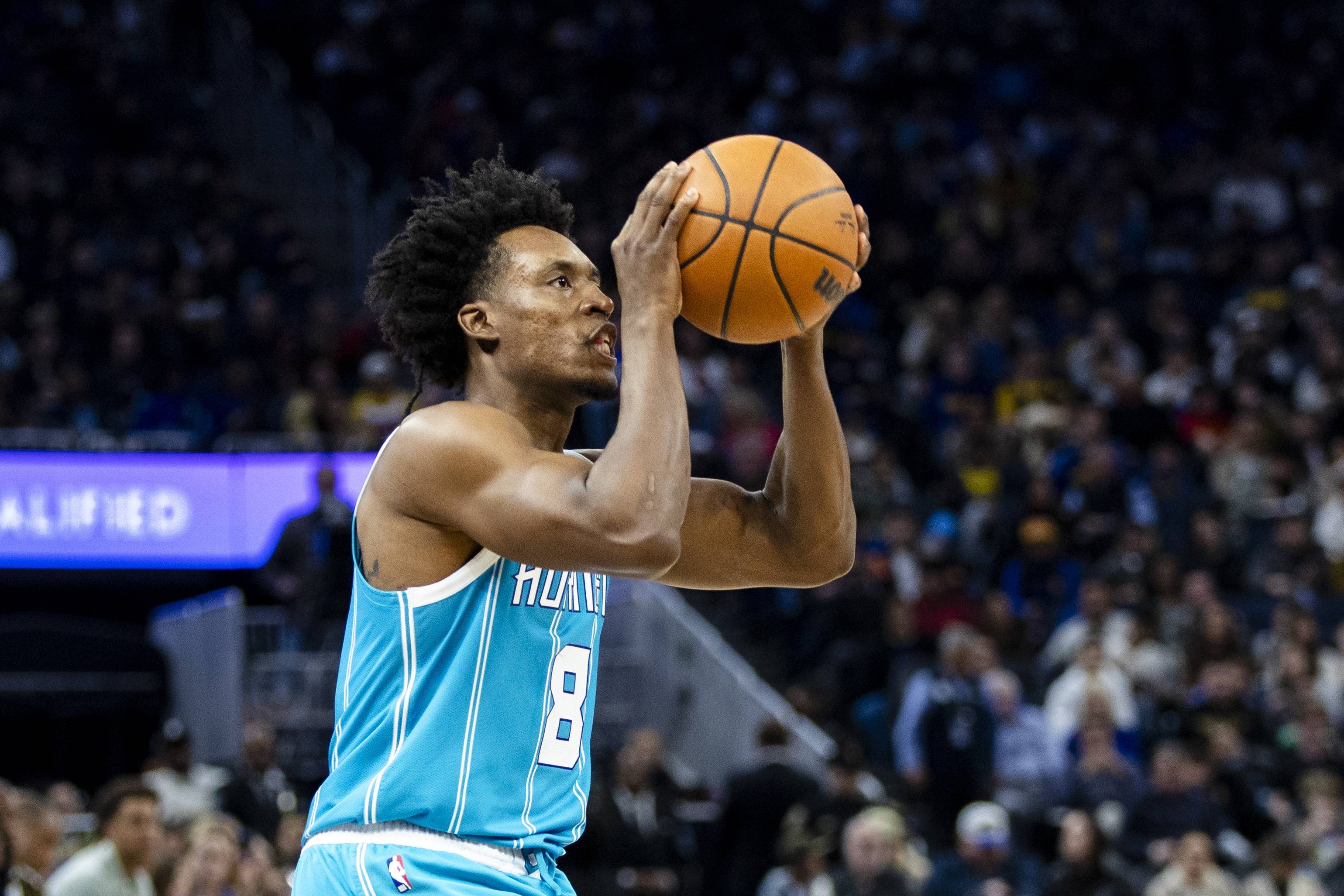 多队想交易祖巴茨,快船要价较高,快船应该交易补强哪些球员?